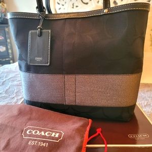 NEVER WORN! COACH TOTE!